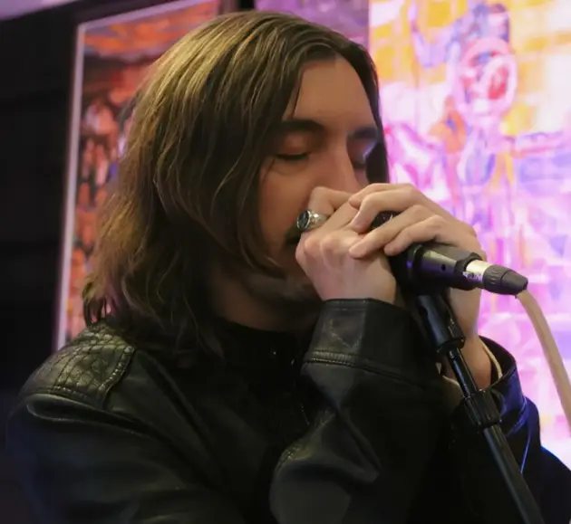 Mateo Borma impartiendo cursos de canto online y técnica vocal en Borma Studio